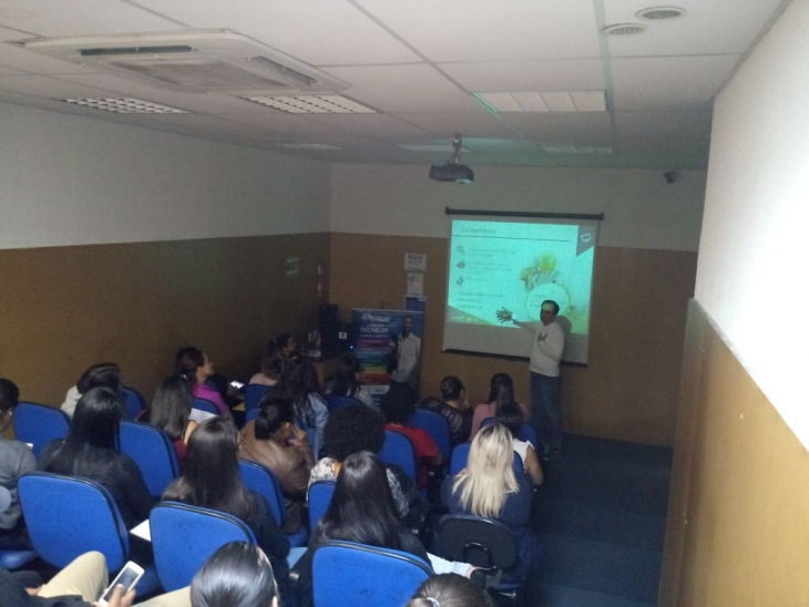 Palestra aos mesmos com o tema: "Como administrar finanças pessoais"
