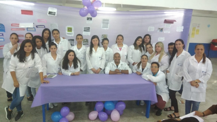 Cursos de Auxiliares e Técnicos em Enfermagem apresentam trabalhos