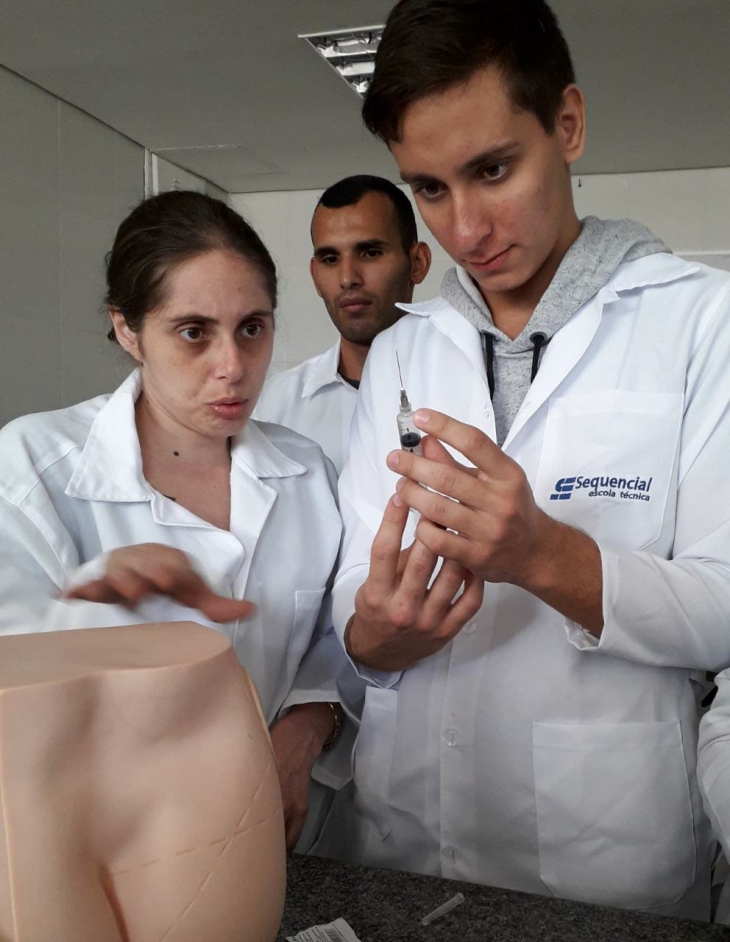 Práticas de Farmacologia em Laboratório - Sequencial Grajaú.
