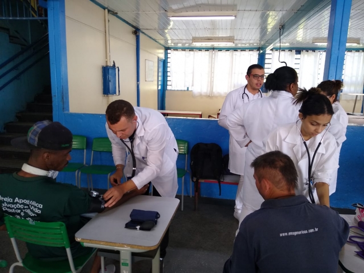 Ação Social “Dia da Família” na Escola Estadual Mariazinha Congílio - Sequencial Grajaú 
