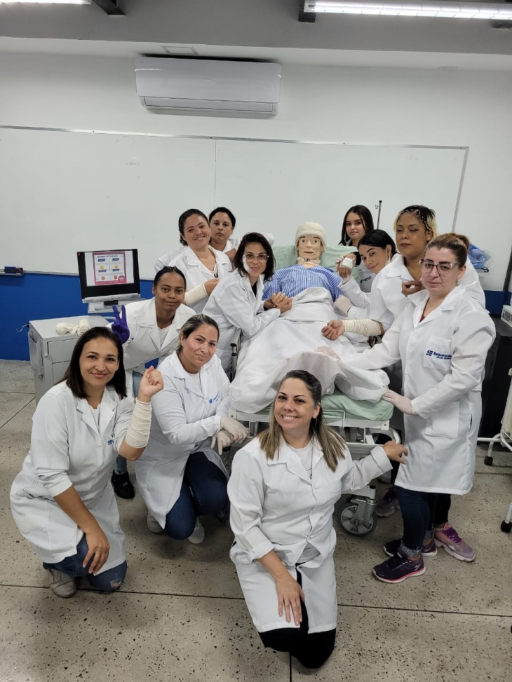 Turma M59.1 - Simulação realística de feridas de diferentes graus e prática de curativos